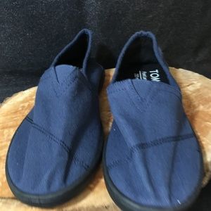 TOMS Blue Canvas Rubber Soled Slip-Ons Y 5 W 7.5